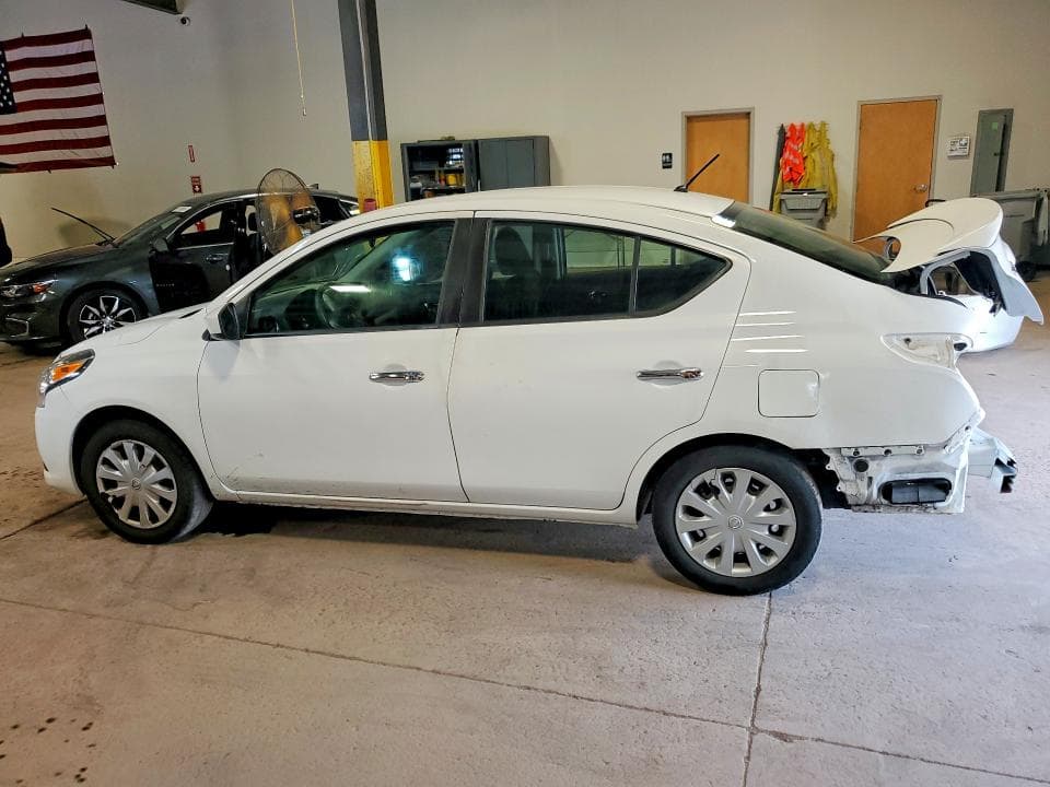 2017 NISSAN VERSA 1.6 SV 2