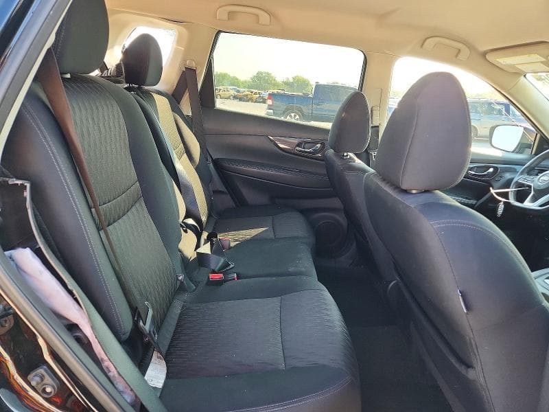 2018 NISSAN ROGUE SV 11