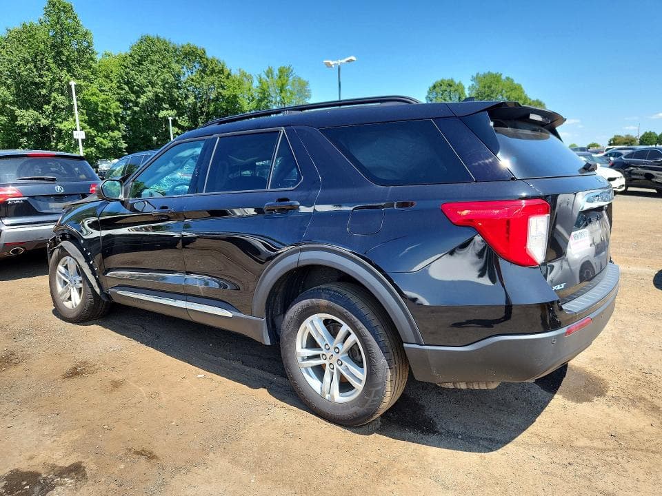 2023 FORD EXPLORER XLT 2