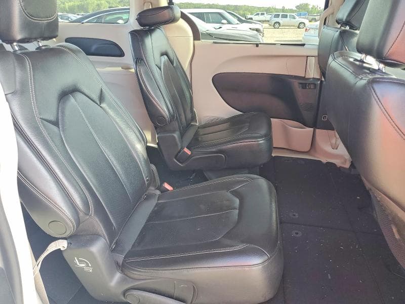 2022 CHRYSLER PACIFICA TOURING L 11