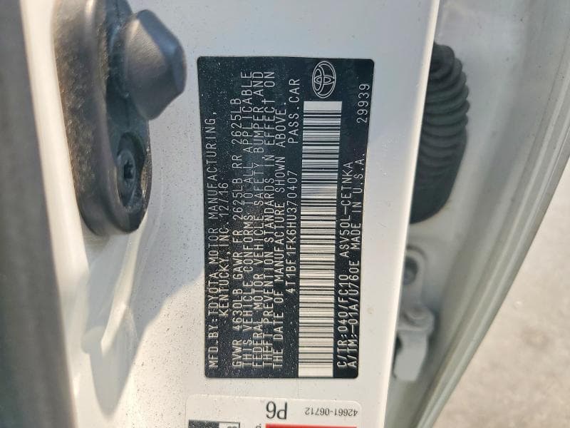2017 TOYOTA CAMRY LE 12