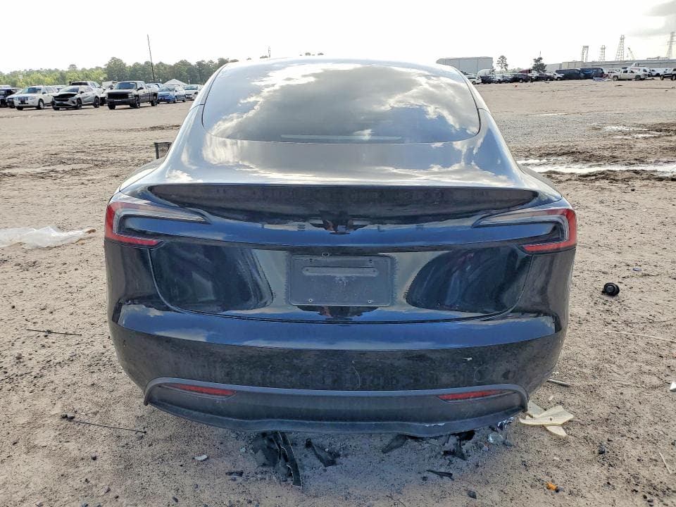 2026 TESLA MODEL 3 6