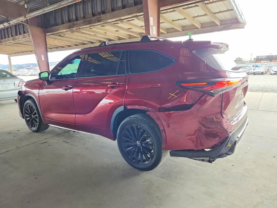 2024 TOYOTA HIGHLANDER XSE 2