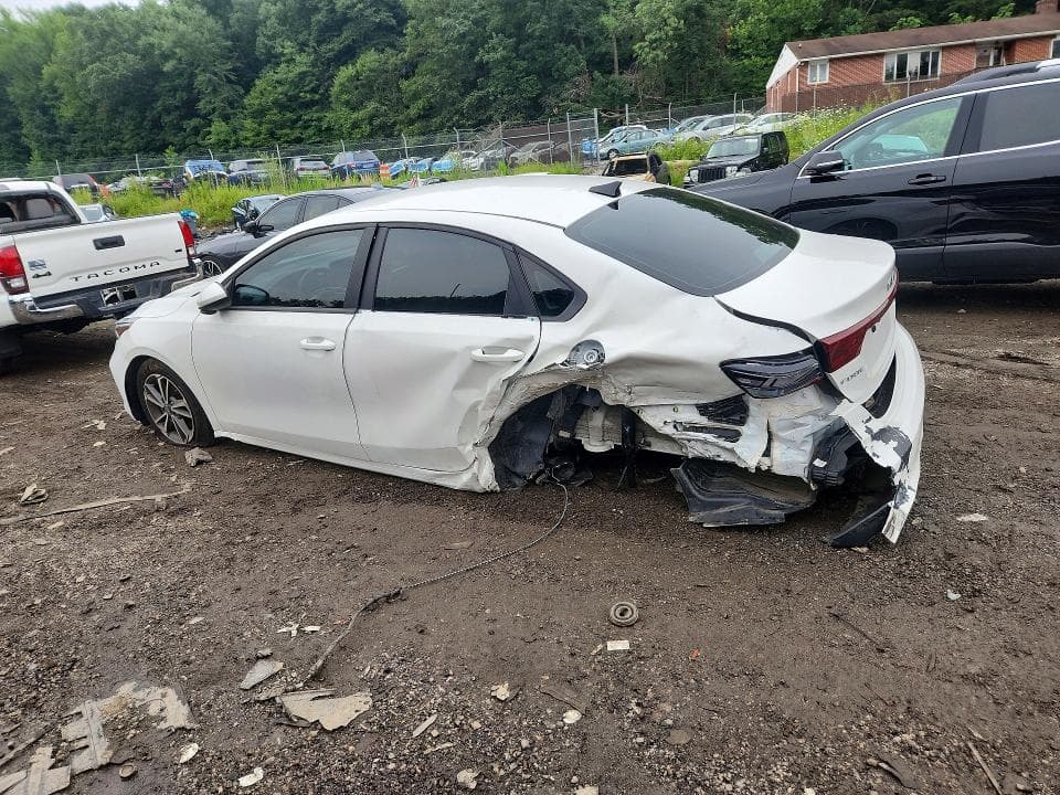 2023 KIA FORTE LXS 2
