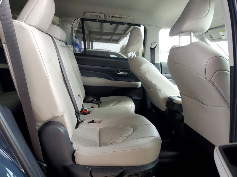 2026 TOYOTA GRAND HIGHLANDER HYBRID XLE 11