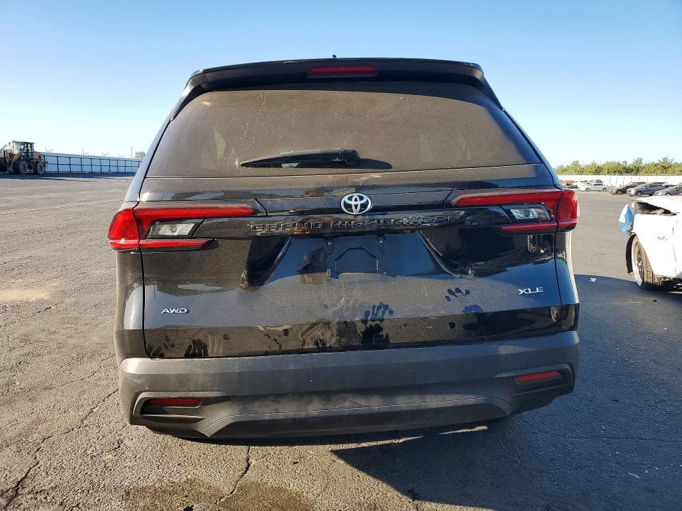 2025 TOYOTA GRAND HIGHLANDER XLE 6