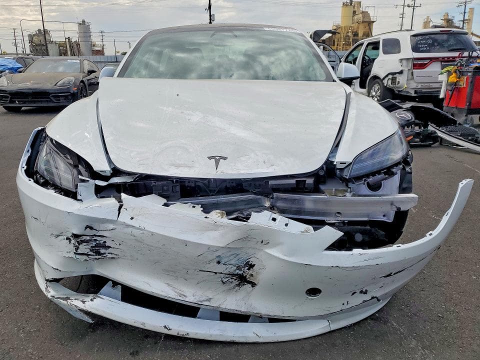 2026 TESLA MODEL 3 5