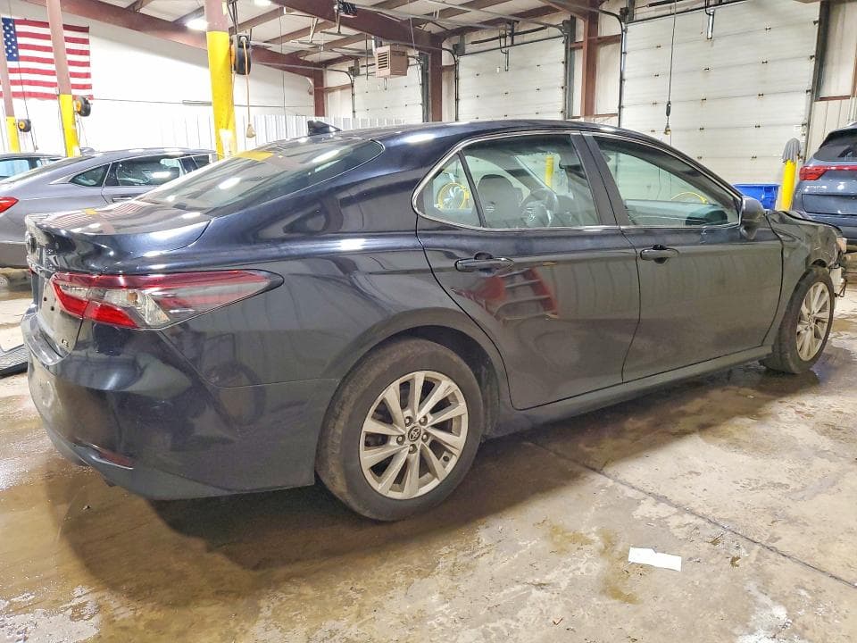 2022 TOYOTA CAMRY LE 3