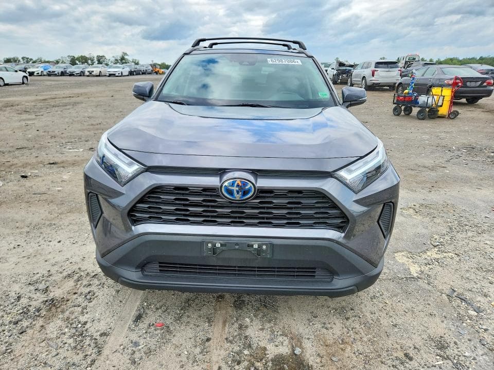 2024 TOYOTA RAV4 HYBRID XLE 5