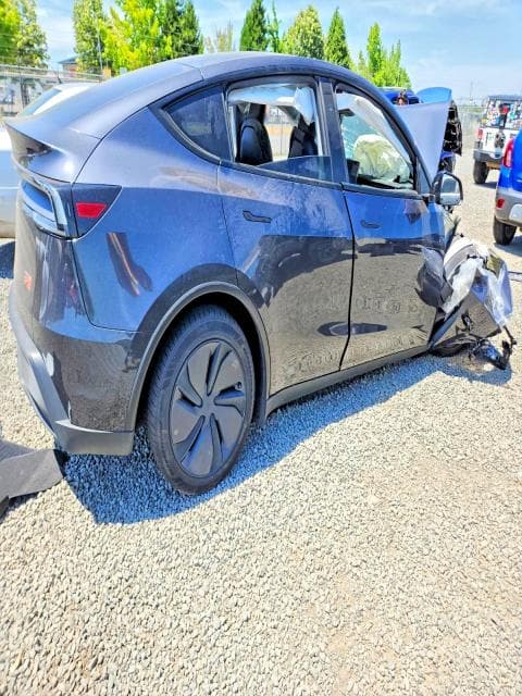2026 TESLA MODEL Y 3
