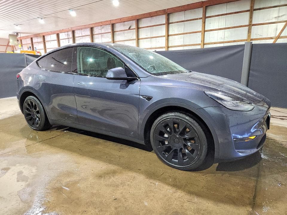 2022 TESLA MODEL Y 4