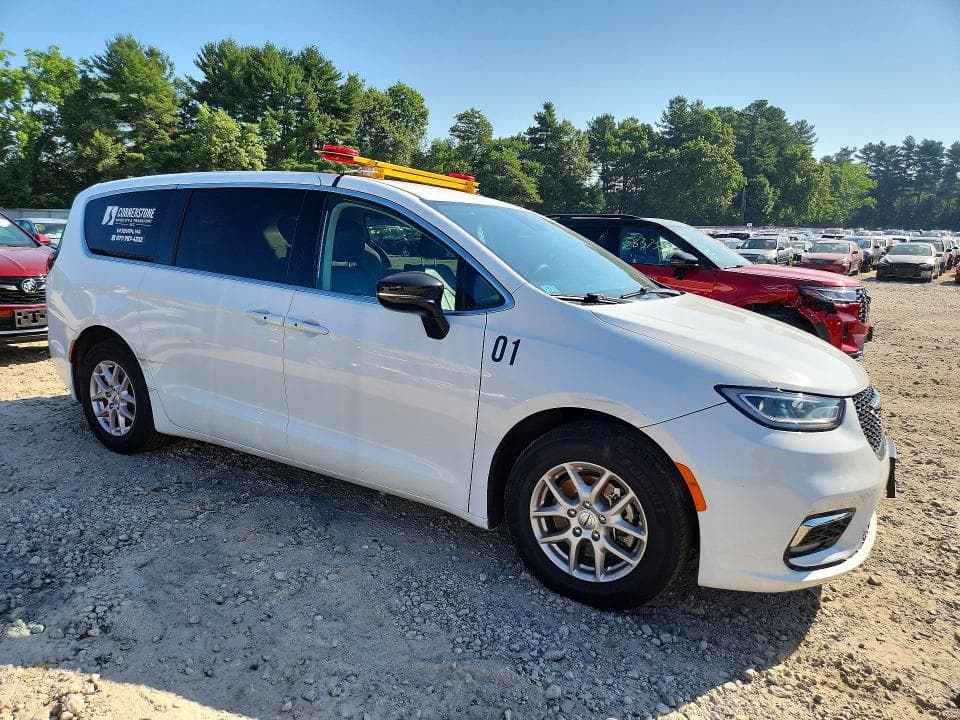 2024 CHRYSLER PACIFICA TOURING L 4
