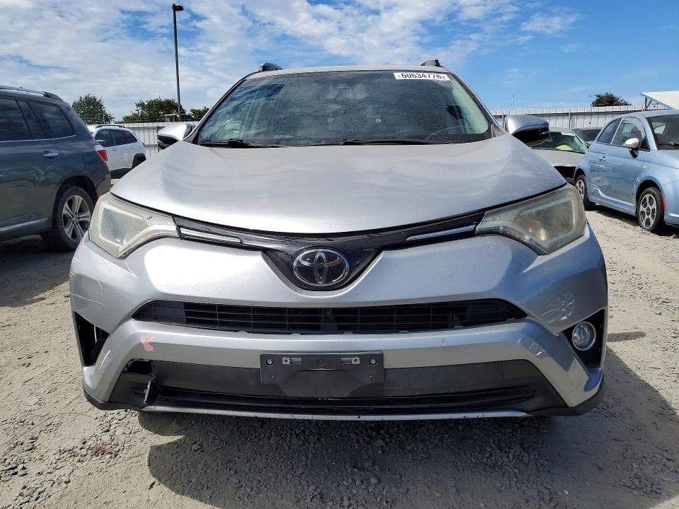 2017 TOYOTA RAV4 XLE 5