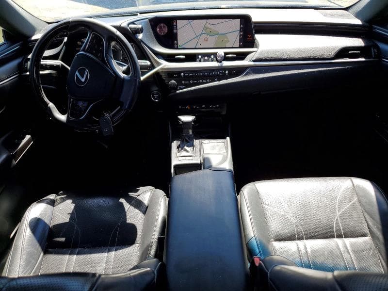 2019 LEXUS ES 300H 8