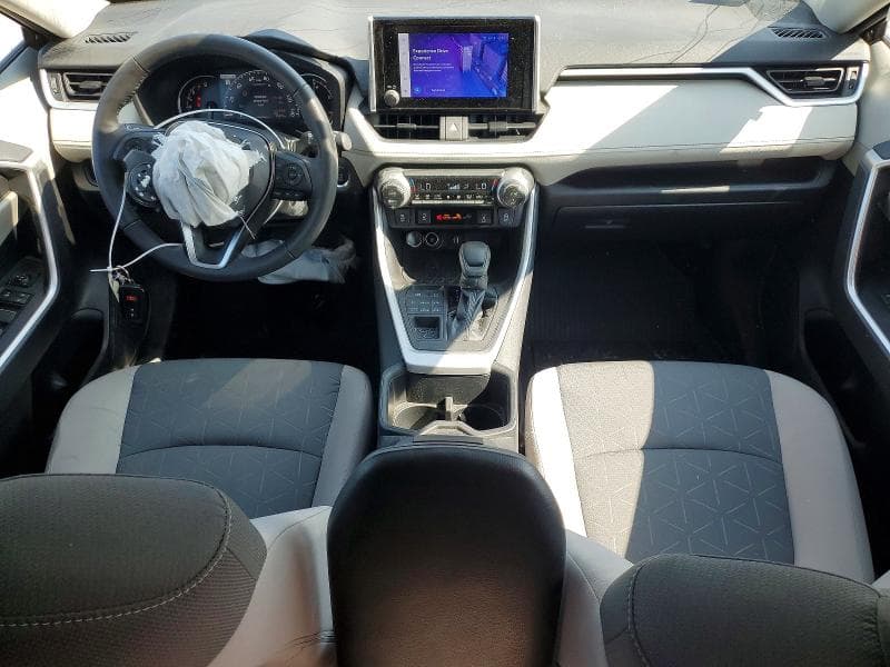 2023 TOYOTA RAV4 XLE 8