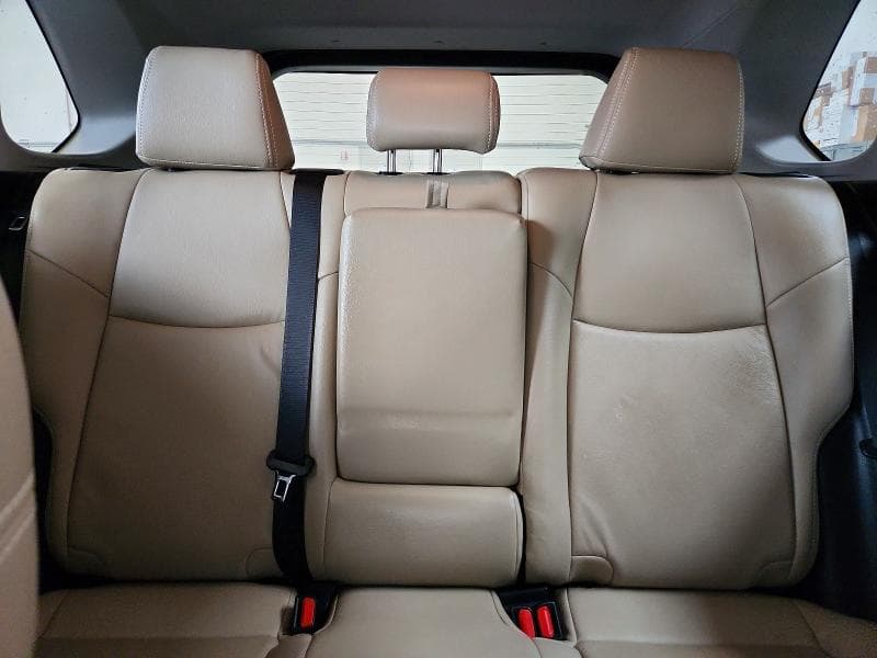 2021 TOYOTA RAV4 XLE 10