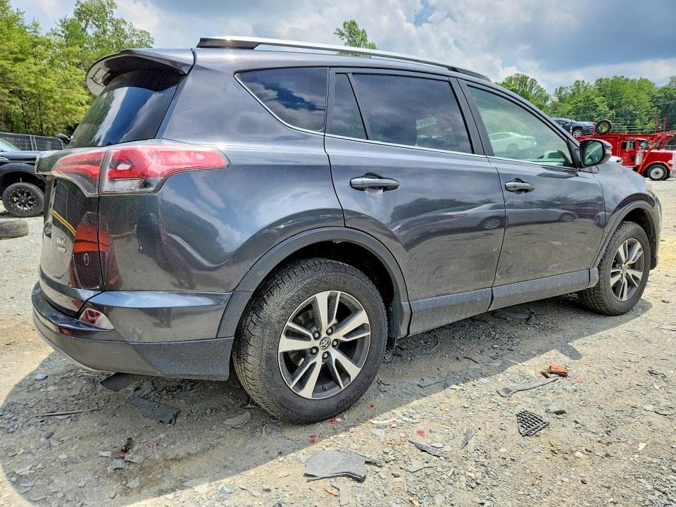 2017 TOYOTA RAV4 XLE 3
