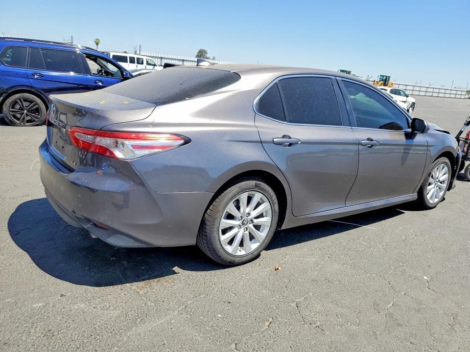 2019 TOYOTA CAMRY LE 3