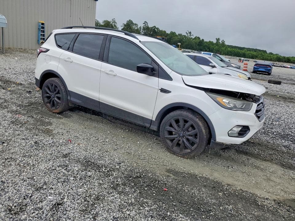 2018 FORD ESCAPE SE 4