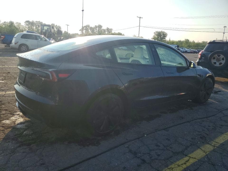 2026 TESLA MODEL 3 3