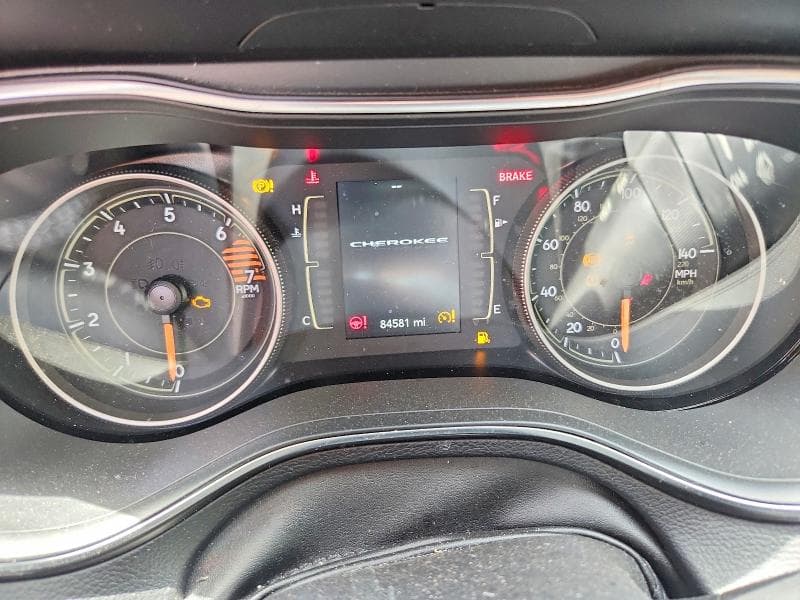 2019 JEEP CHEROKEE LATITUDE PLUS 9