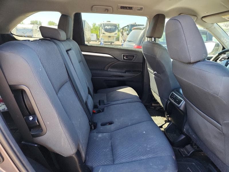 2019 TOYOTA HIGHLANDER LE 10