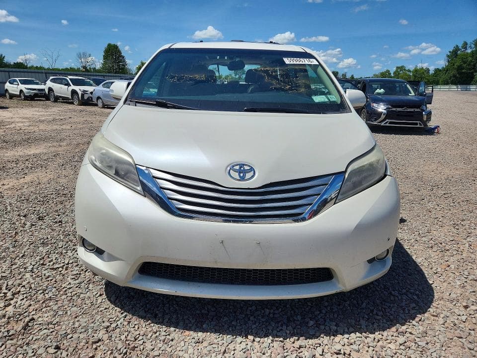 2017 TOYOTA SIENNA 5