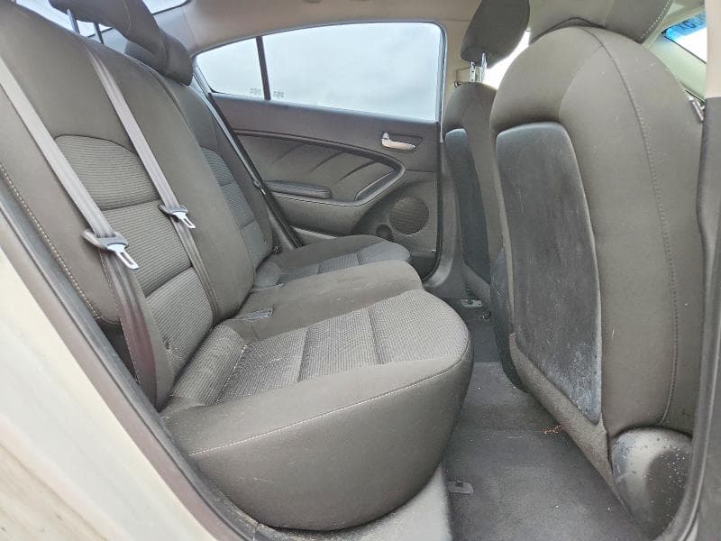 2017 KIA FORTE LX 10