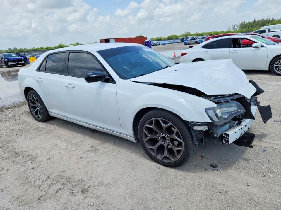 2018 CHRYSLER 300 TOURING 4