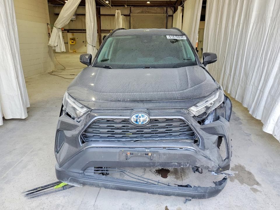 2022 TOYOTA RAV4 XLE 5