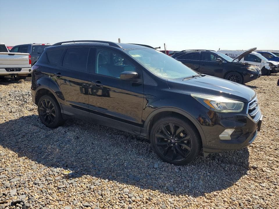 2017 FORD ESCAPE SE 4