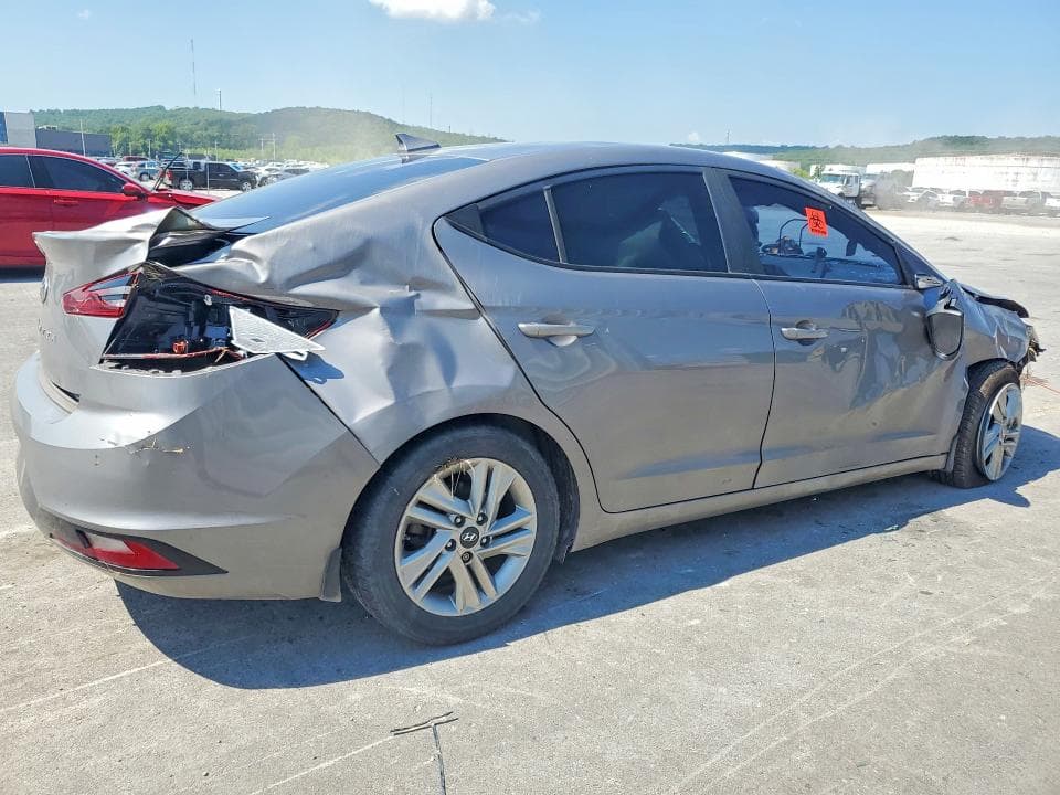 2020 HYUNDAI ELANTRA SEL 3