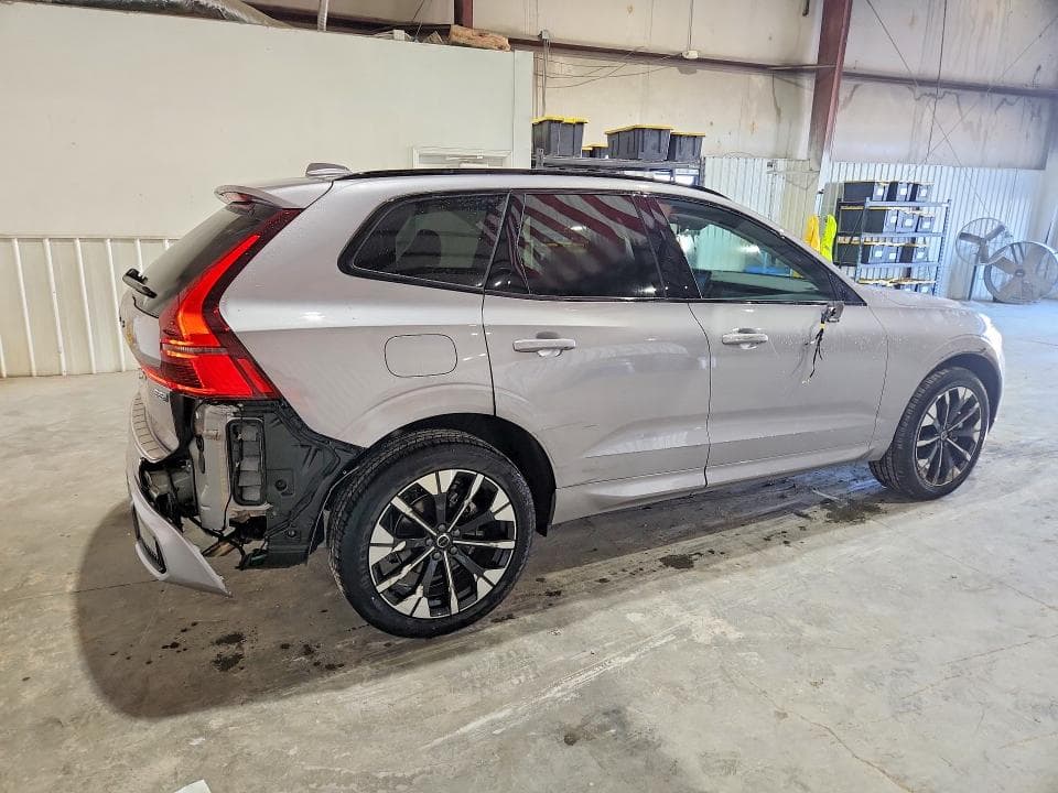 2026 VOLVO XC60 PLUS 3