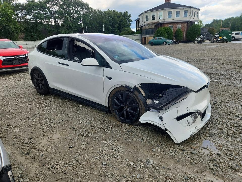 2022 TESLA MODEL X 4
