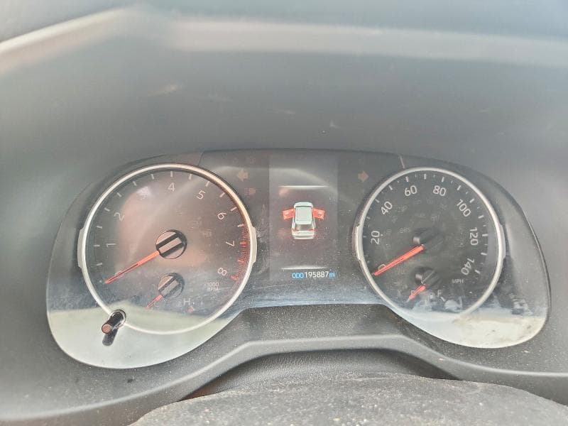 2019 TOYOTA RAV4 XLE 9