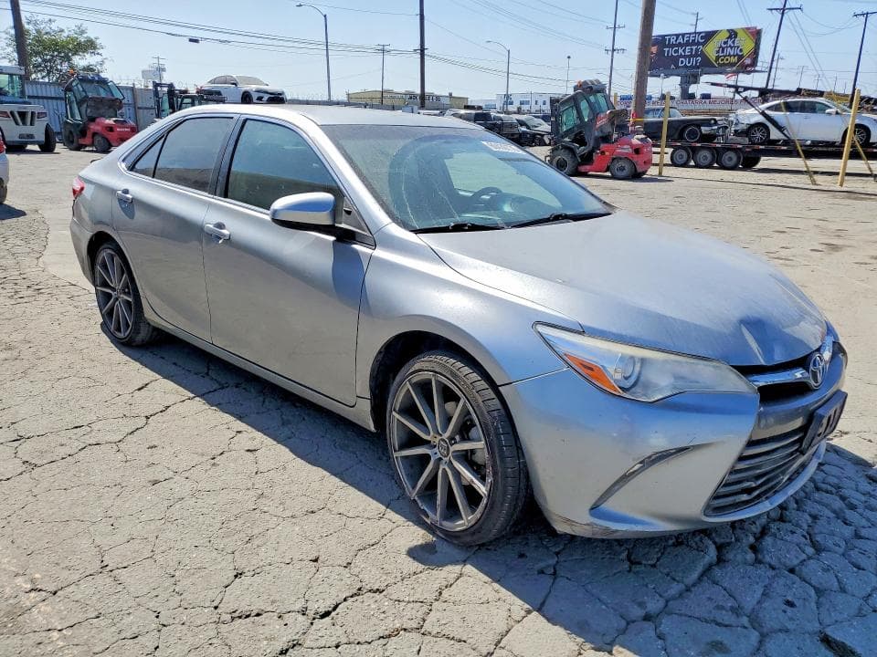 2017 TOYOTA CAMRY LE 4
