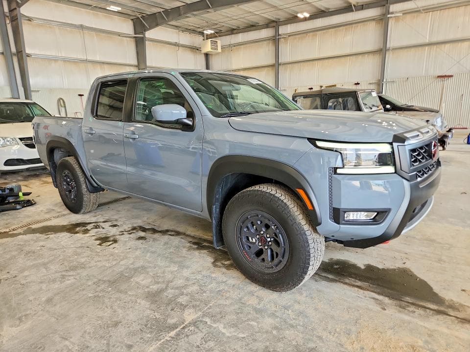 2025 NISSAN FRONTIER PRO-4X 4