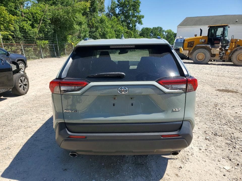2019 TOYOTA RAV4 XLE 6
