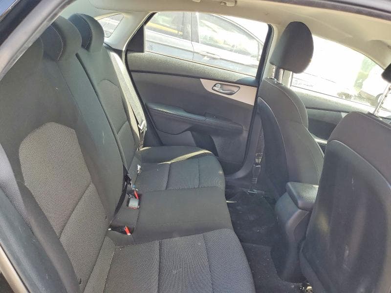 2023 KIA FORTE LXS 10