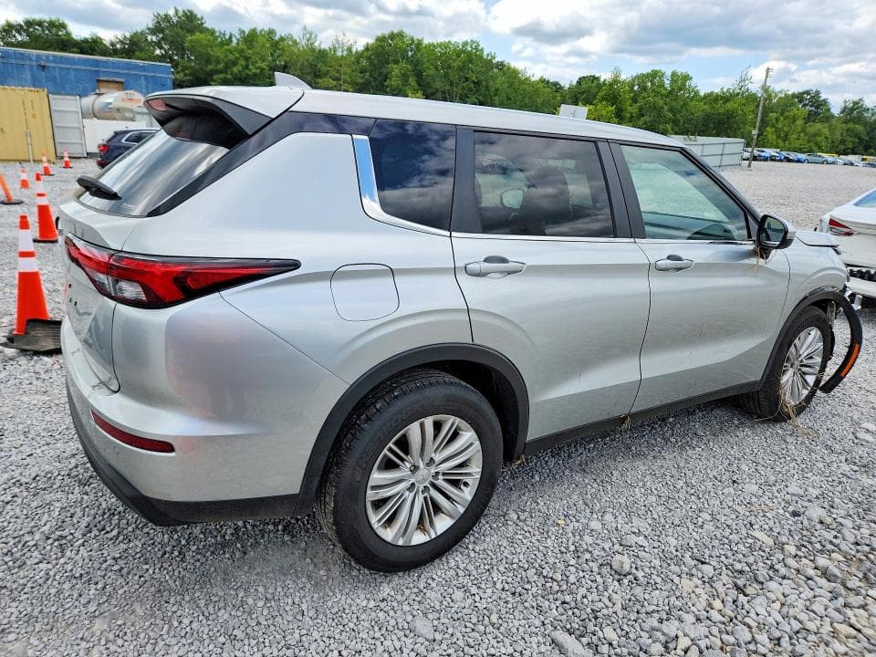 2024 MITSUBISHI OUTLANDER ES 3