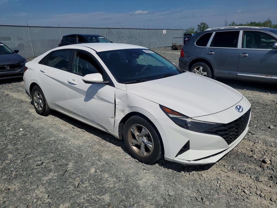 2022 HYUNDAI ELANTRA SEL 4