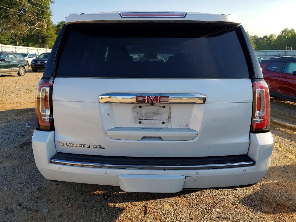 2017 GMC YUKON XL DENALI 6