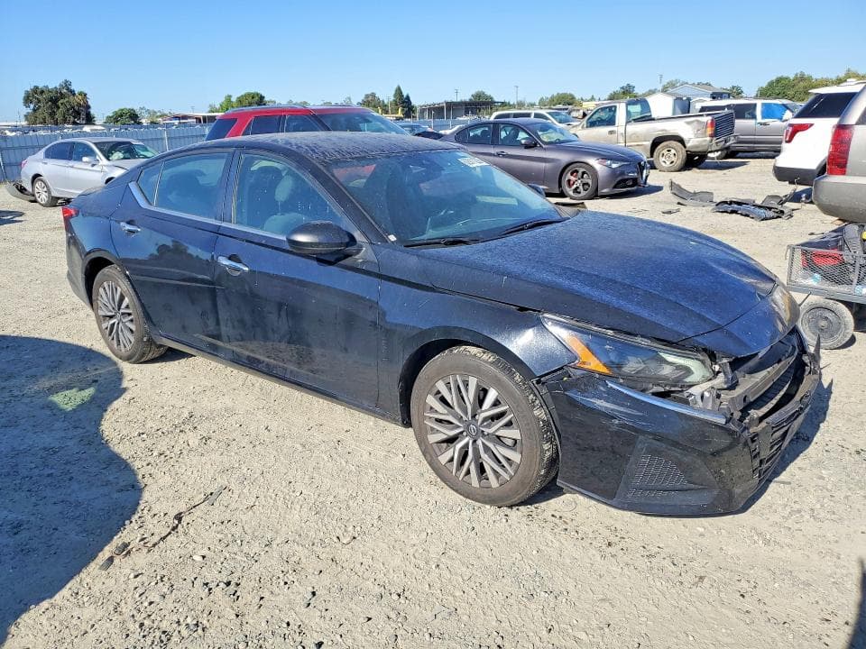 2024 NISSAN ALTIMA SV 4