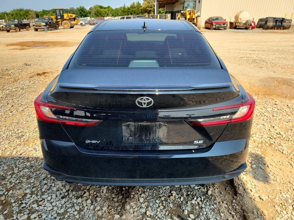2025 TOYOTA CAMRY SE 6