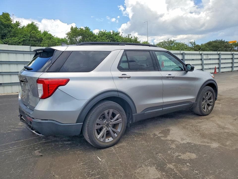 2022 FORD EXPLORER XLT 3