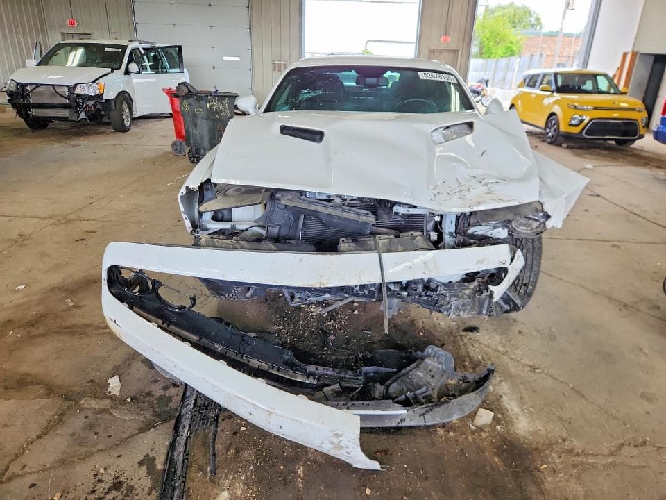 2022 DODGE CHALLENGER SXT 5