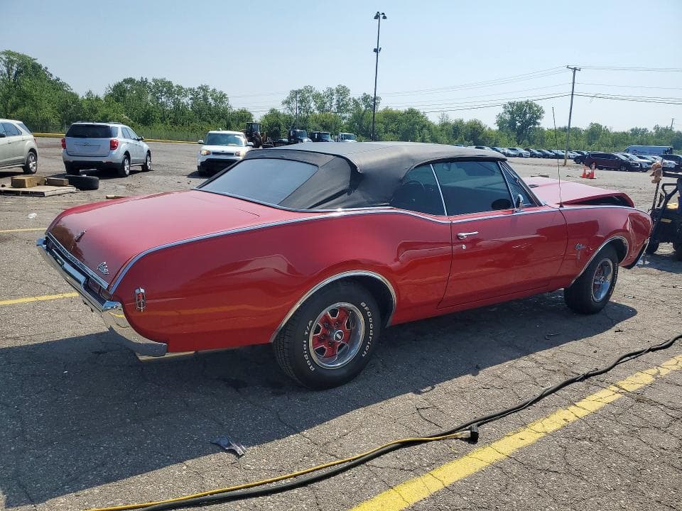 1968 OLDSMOBILE CUTLASS F-85 3