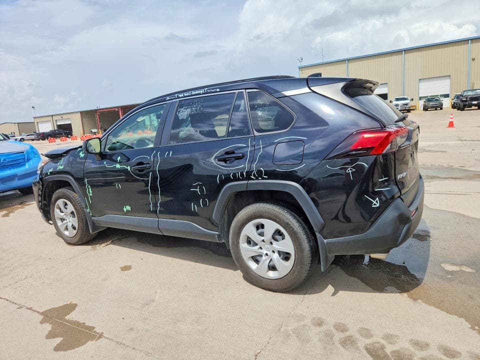 2019 TOYOTA RAV4 LE 2