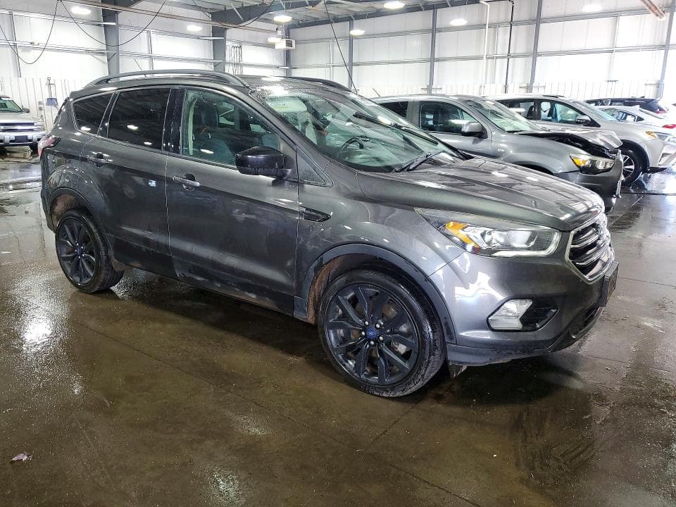 2017 FORD ESCAPE SE 4