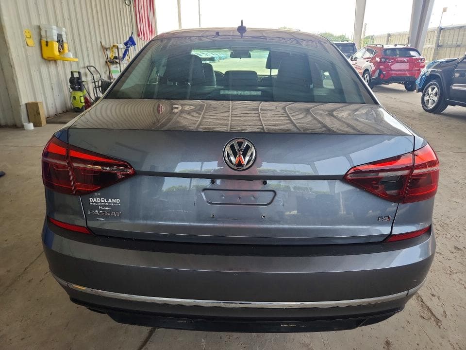 2018 VOLKSWAGEN PASSAT S 6